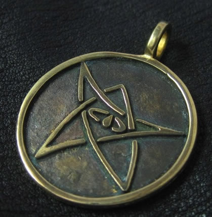 lteres Zeichen nach August Derleth (Bronze-Amulett)