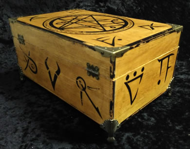 Necronomicon Holzschatulle Ansicht 01