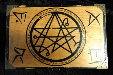 Necronomicon Holzschatulle Ansicht von oben
